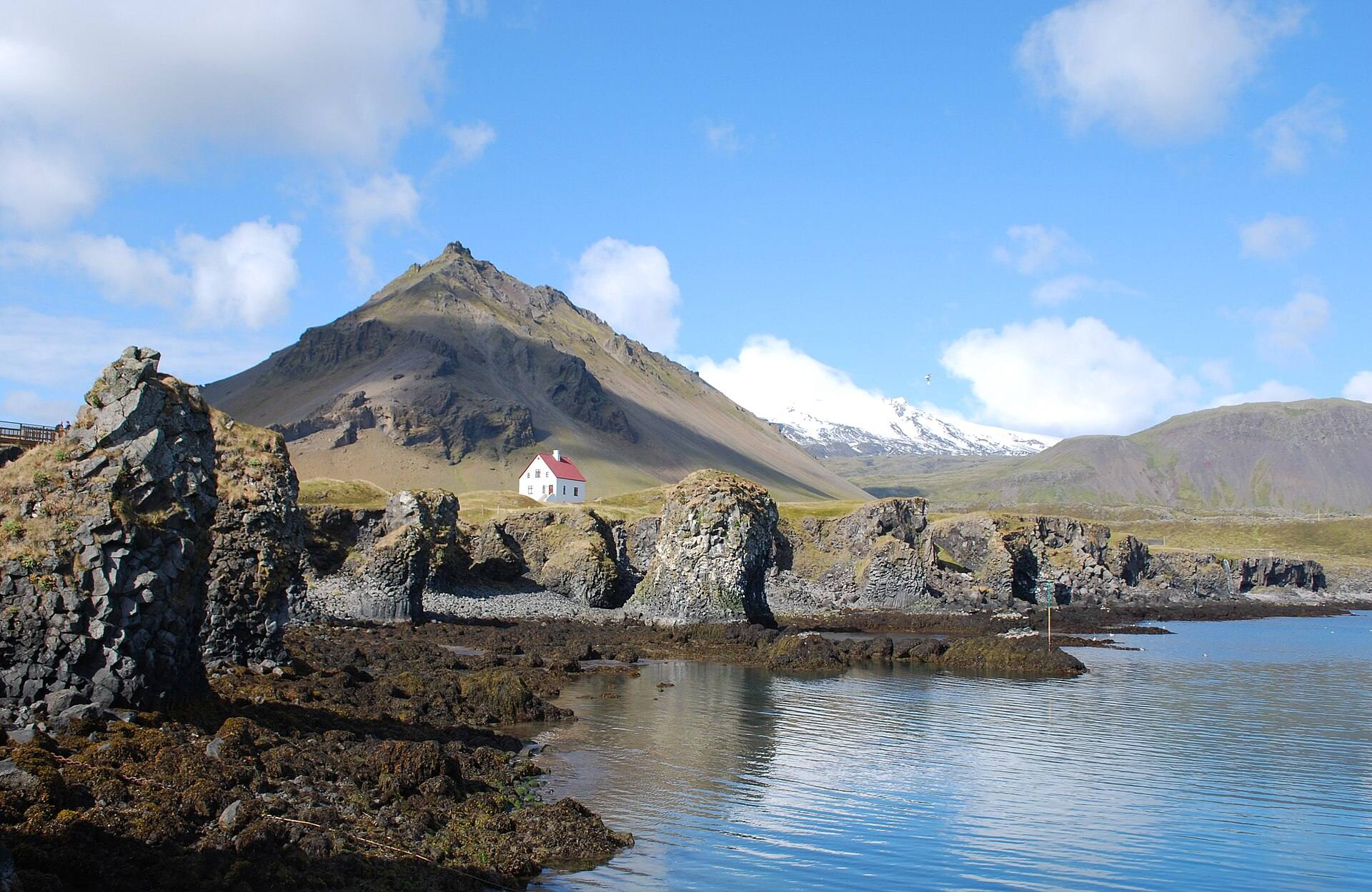 Arnarstapi harbour, with Stapafell and the Snæfellsjökull glacier behind