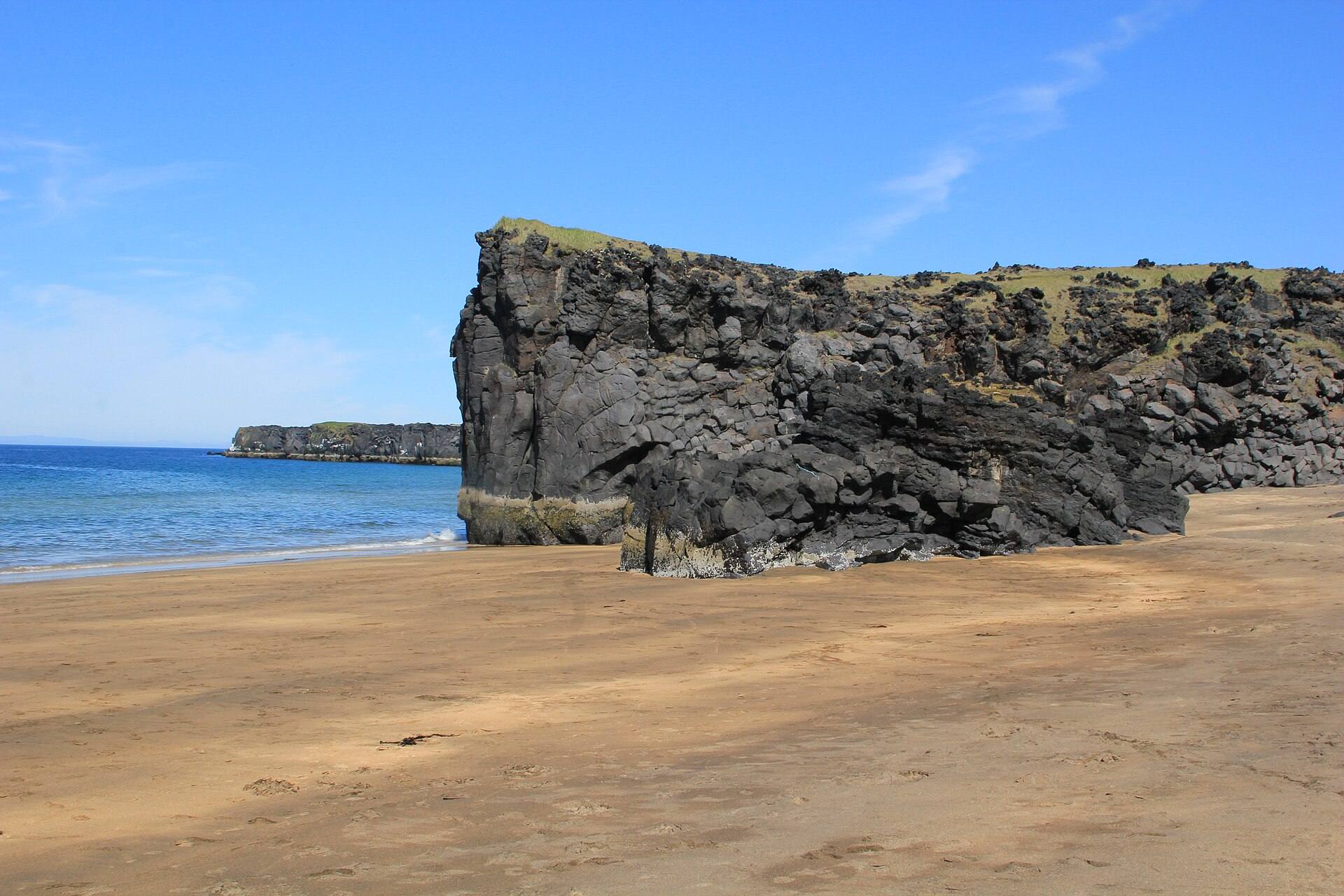Skarðsvík, North-west tip